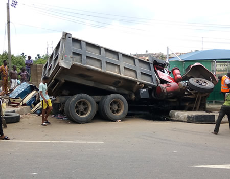 5 injured as truck crashes into vehicles in Onitsha