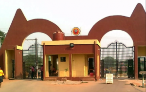 Auchi-POLY (1)