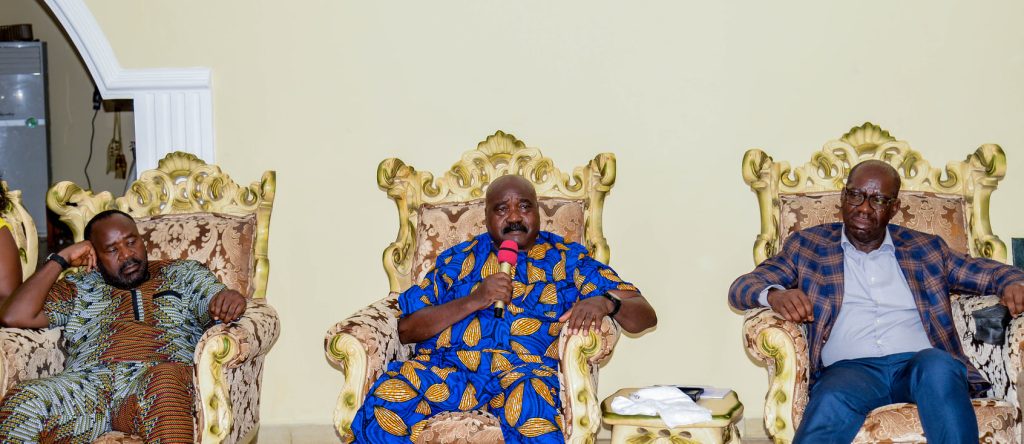 Former Edo Governor Chief Lucky Igbinedion (Centre)