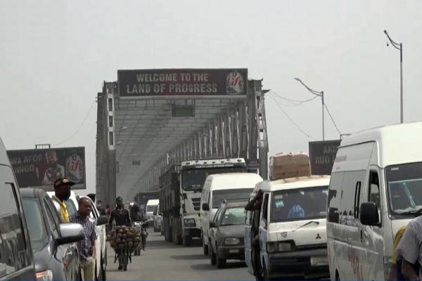 Traffic-at-Niger-Bridge