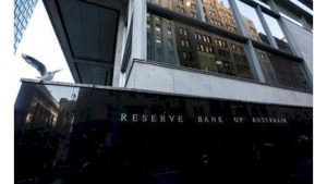 australian-central-bank-flags-omicron-uncertainty-61af38a97caef-1638873257