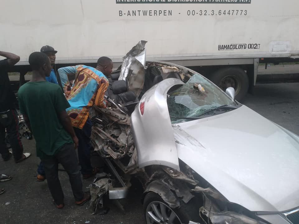 Port Harcourt: Fatal car crash claims life of 21-year-old man