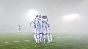 Juventus enjoy win at Bologna despite foggy conditions