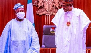 Akande (L), Buhari (R)