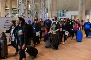 Omicron: Israel extends entry ban for tourists