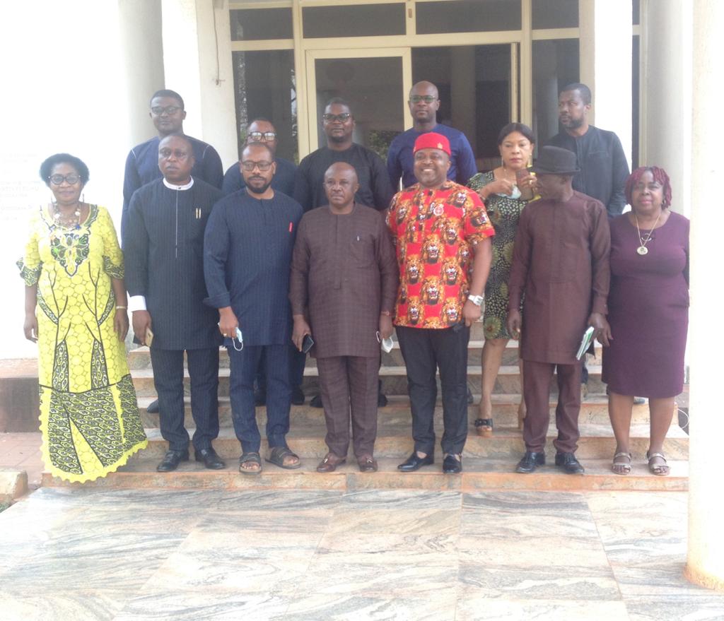 Chiji in a group photo with UNN officials