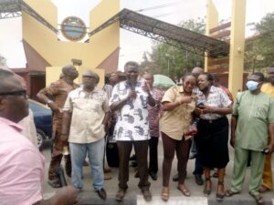 Dr. Adelaja Adekoya (middle) with ASUU Lagos Zone officers during the protest