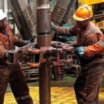 Oil-workers-1