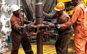 Oil-workers-1