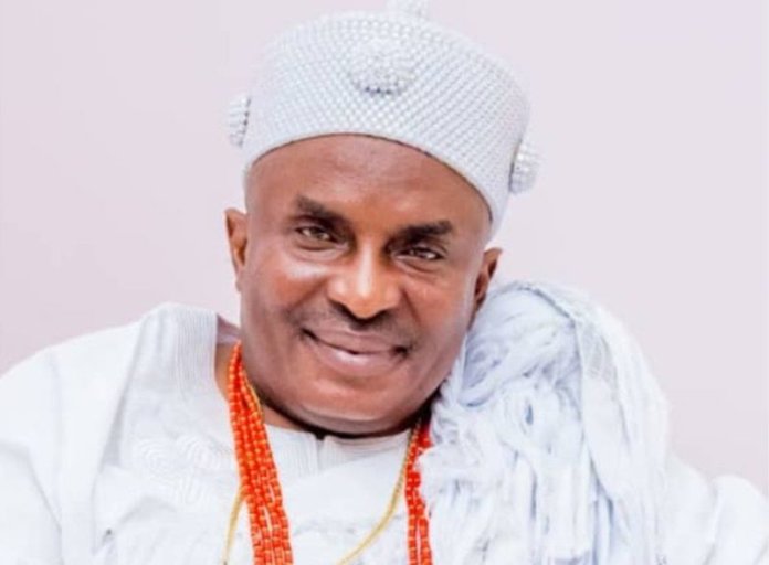 f7bd6172-oba-kayode-adenekan-afolabi-696×512