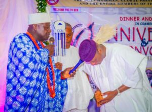 Representative of the Ooni Oba Adebisi Segun Layade praying for Oyebanji
