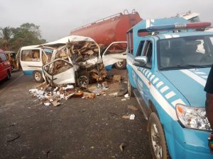 Bus driver kills self in Anambra accident