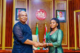 Uzodimma gives scholarship to Imo best SSSE student