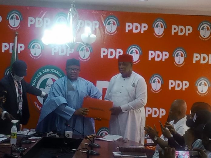 Road to 2023: Anakwenze obtains PDP presidential forms, promises to champion national unity