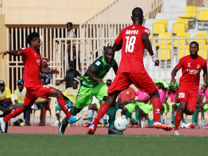 e4557e78-rangers-solomon-okpako-and–696×522