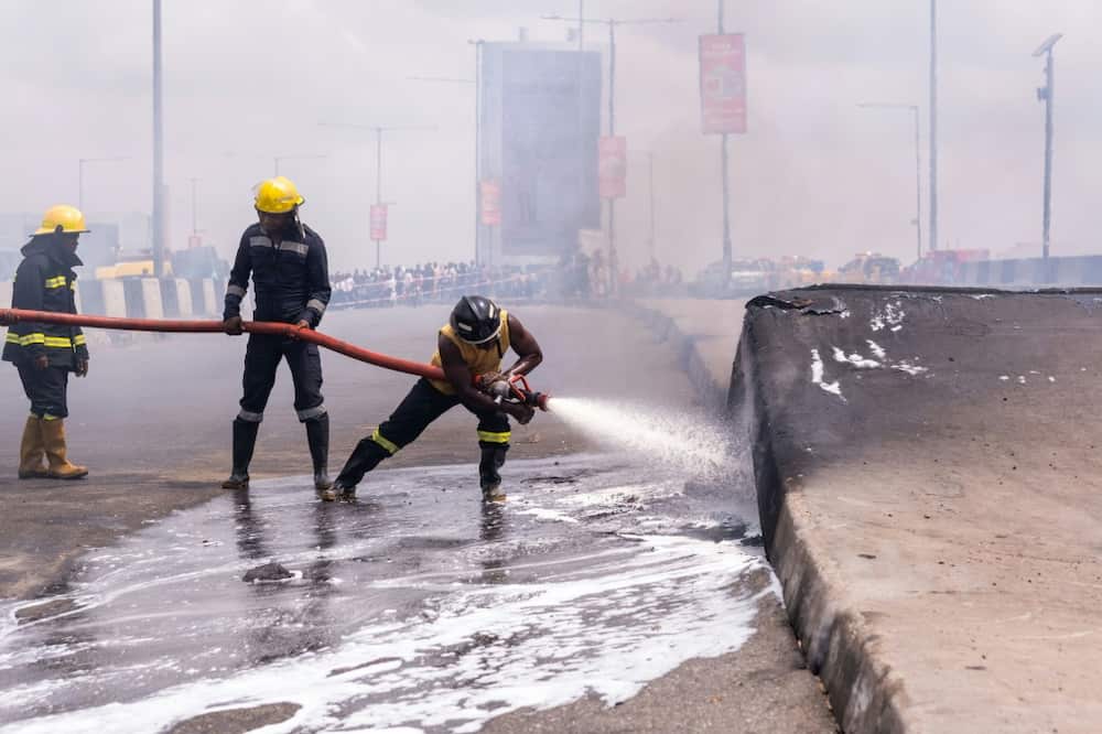 Lagos fire: Traders under bridges given 7-day quit notice