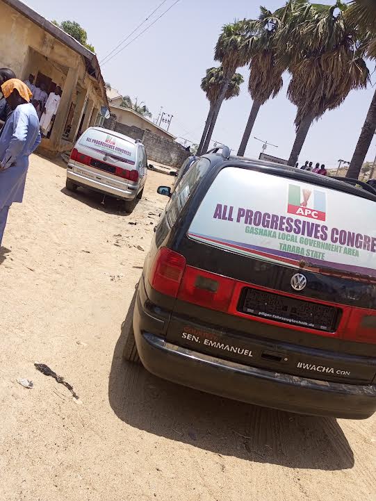 Taraba: Sen Bwacha donates vehicles to 16 APC offices