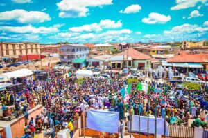 Road to 2023: Mass exodus hits PDP, ADC, Accord in Oyo, as over 35,000 defect to APC