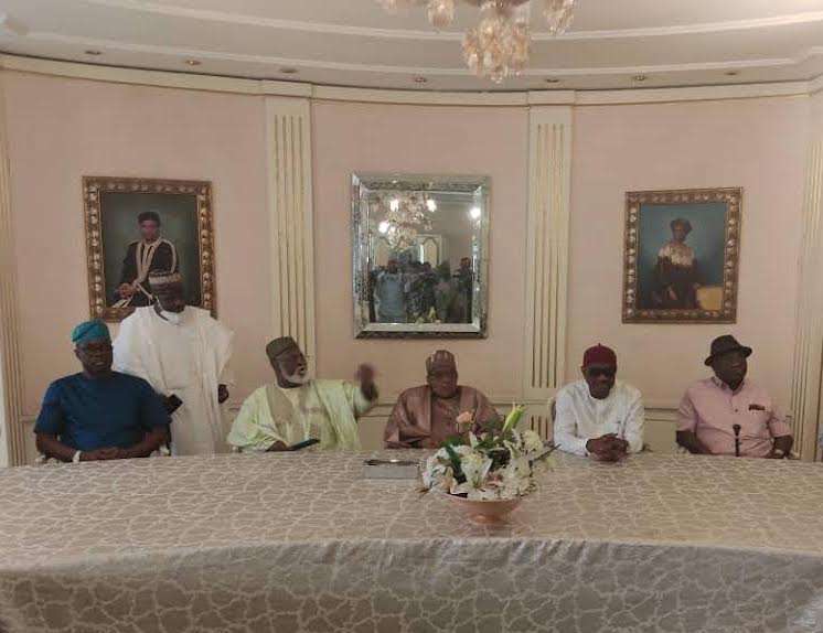 From left, Oyo Governor Seyi Makinde, General Abdulsalami Abubakar, General Ibrahim Babangida, Rivers Governor Nyesom Wike, Abia Governor Okezie Ikpeazu at IBB residence in Minna on Monday