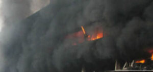 breaking-gunmen-burn-nnewi-south-lga-secretariat-in-anambra