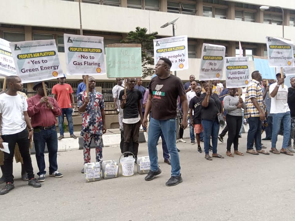 CSOs, NGOs, youth groups, host communities and other representatives of different interest groups at the protest