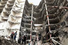 Building collapse in SW Iran kills 32