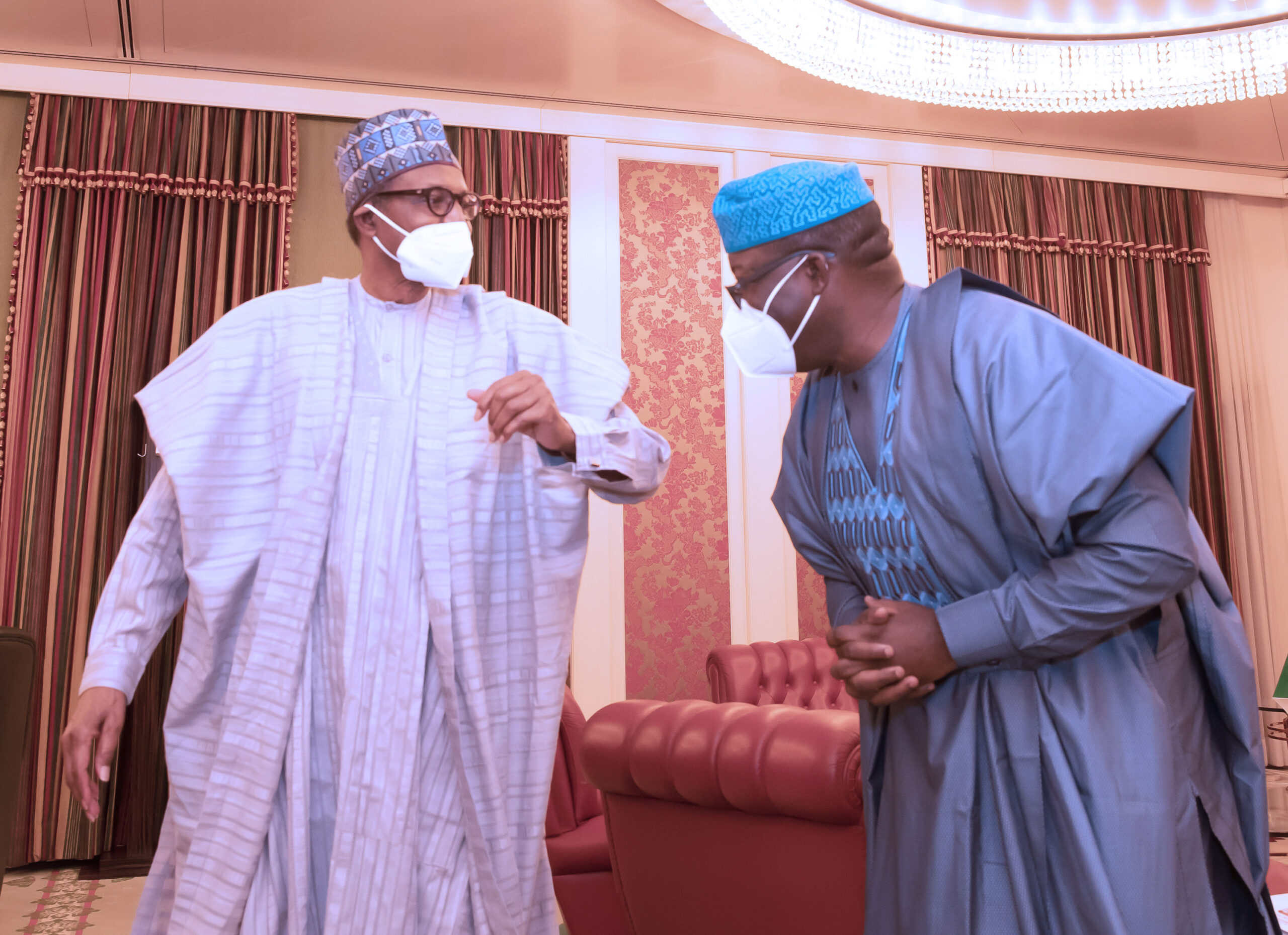 PRESIDENT-BUHARI-CHAIR-GOVS-FORUM-DR-FAYEMI-1B