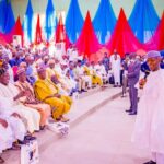 Vice-President-Yemi-Osinbajo-discussing-with-Jigawa-State-delegates-on-Saturday