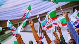 Road to 2023: APC aspirants, masses abort secret voting in Oyo North, demand direct primary