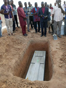 Deborah Yakubu: Body of lynched student buried as hometown mourns
