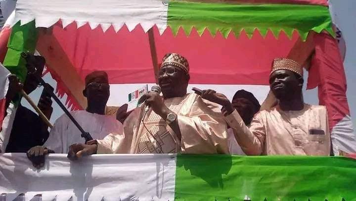 Road to 2023: In Gombe ex-minister decamps from APC to PDP