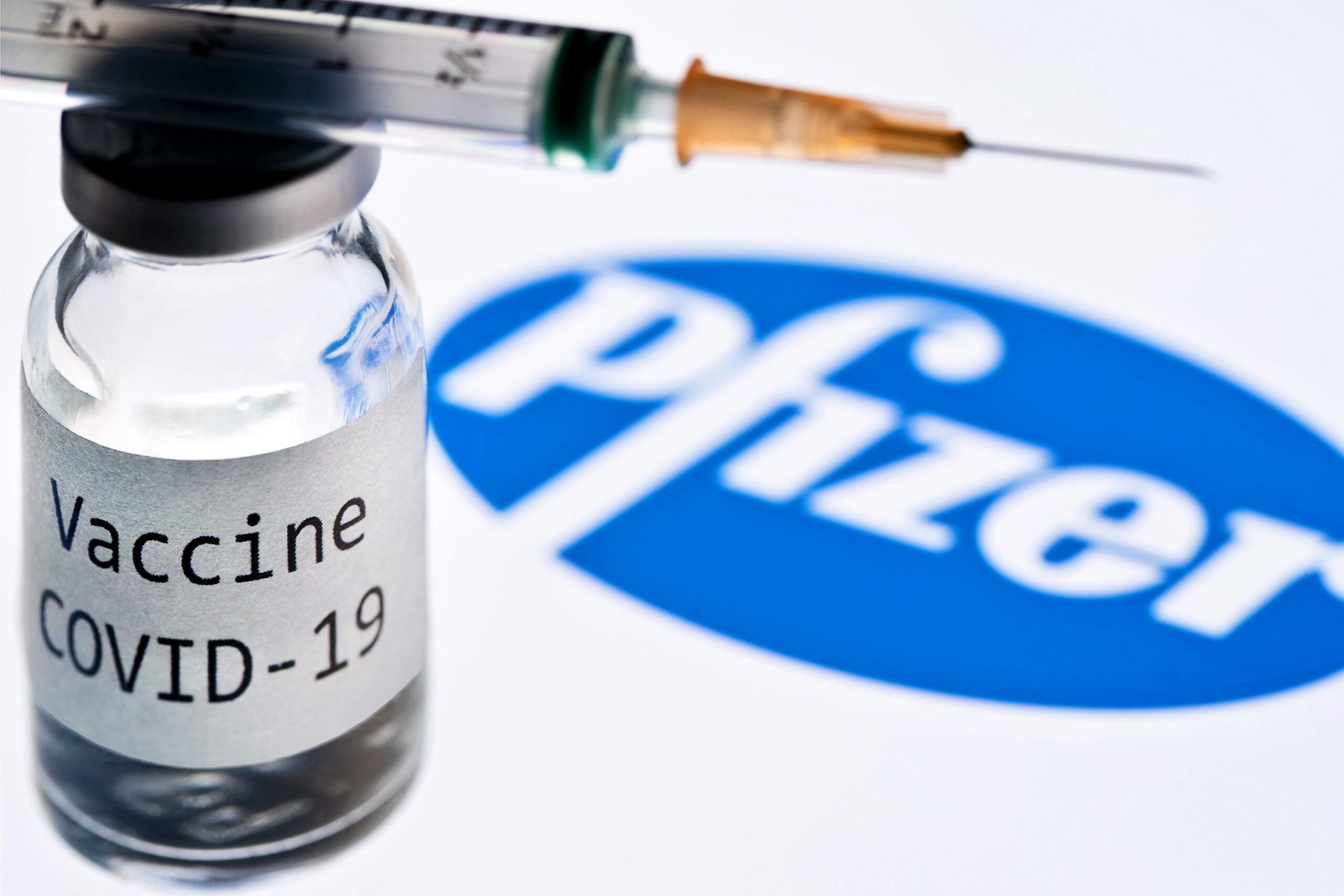 Pfizer says tweaked COVID-19 shots boost omicron protection