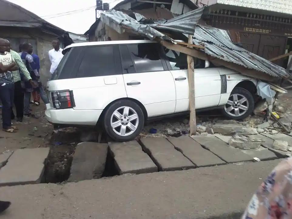 Delta: 3 ‘free readers’ die in newspaper stand crash
