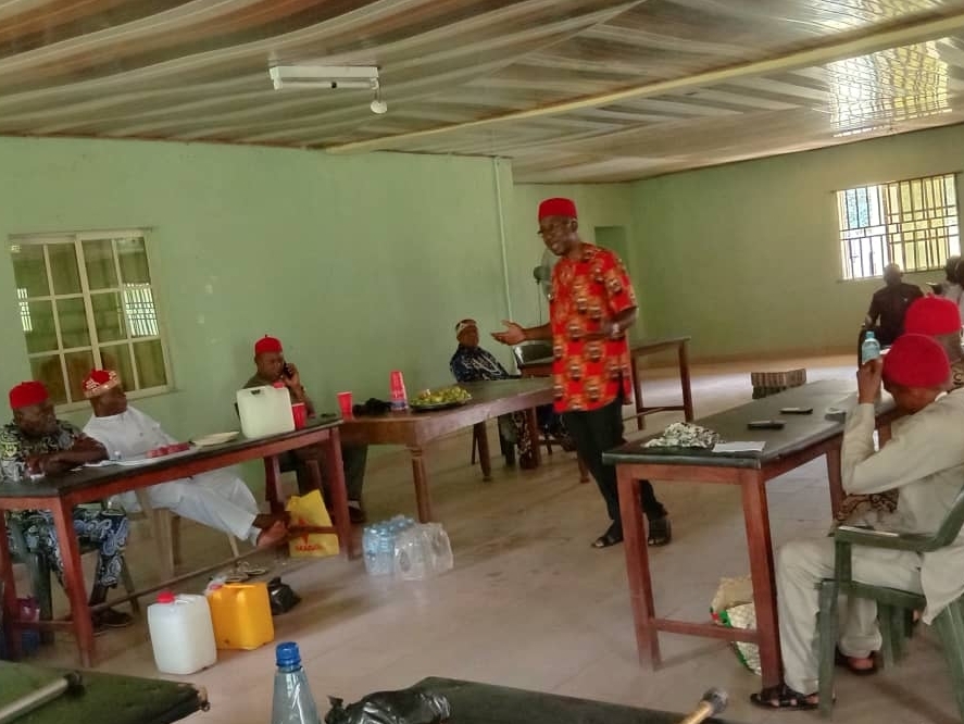 Chief Sam Ekwueme addressing the Royal Fathers