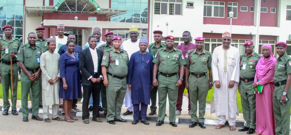 Group-photograph-after-a-courtesy-call-on-the-management-of-44Army-Reference-Hospital-Kaduna-by-the-managment-of-Kaduna-state-univeristy