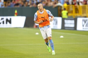 Jul 23, 2022; Green Bay, WI, USA; Manchester City forward Erling Haaland (9) warms up prior to the game against FC Bayern Munich at Lambeau Field. Mandatory Credit: Jeff Hanisch-USA TODAY Sports