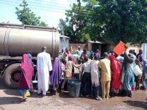 Sokoto residents chase after moving water tankers as supply dries up