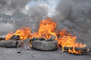 Jungle-Justice mob set ABLAZE