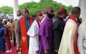 Pastors-Bishops-at-Shettimas-unveiling-e1658331405280