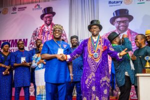 Rtn Uwejeyan handing over to Aye Dikuro