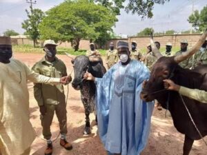 Sallah: Buhari donates N1 million, bulls, rams to youth corps members in Daura
