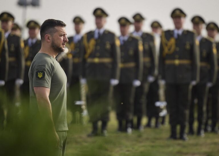 On eve of Ukraine’s national day, fears Russia will pounce