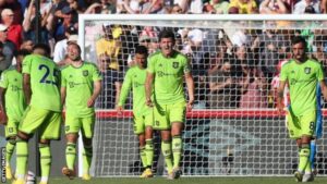 It is the first time United have started a league campaign with consecutive losses since the 1992-93 season