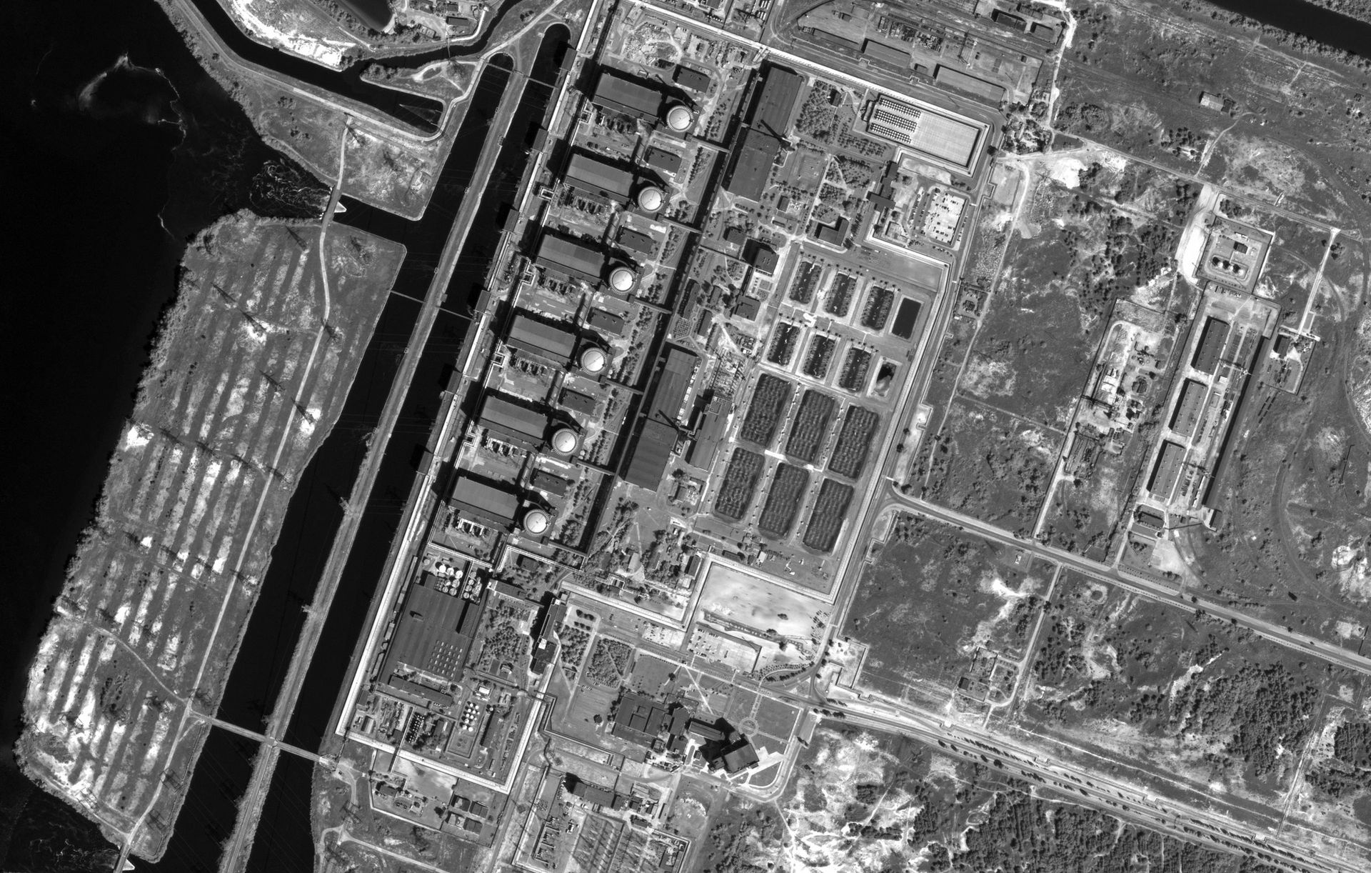 An overview of the Zaporizhzhia Nuclear Power Plant, outside the Russian-controlled city of Enerhodar in the Zaporizhzhia region, Ukraine, in this picture released on August 18, 2022. Russian Defence Ministry/Handout via REUTERS