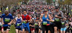 806×378-thousands-revive-sydneys-famous-road-race-after-covid-hiatus-1660460147878