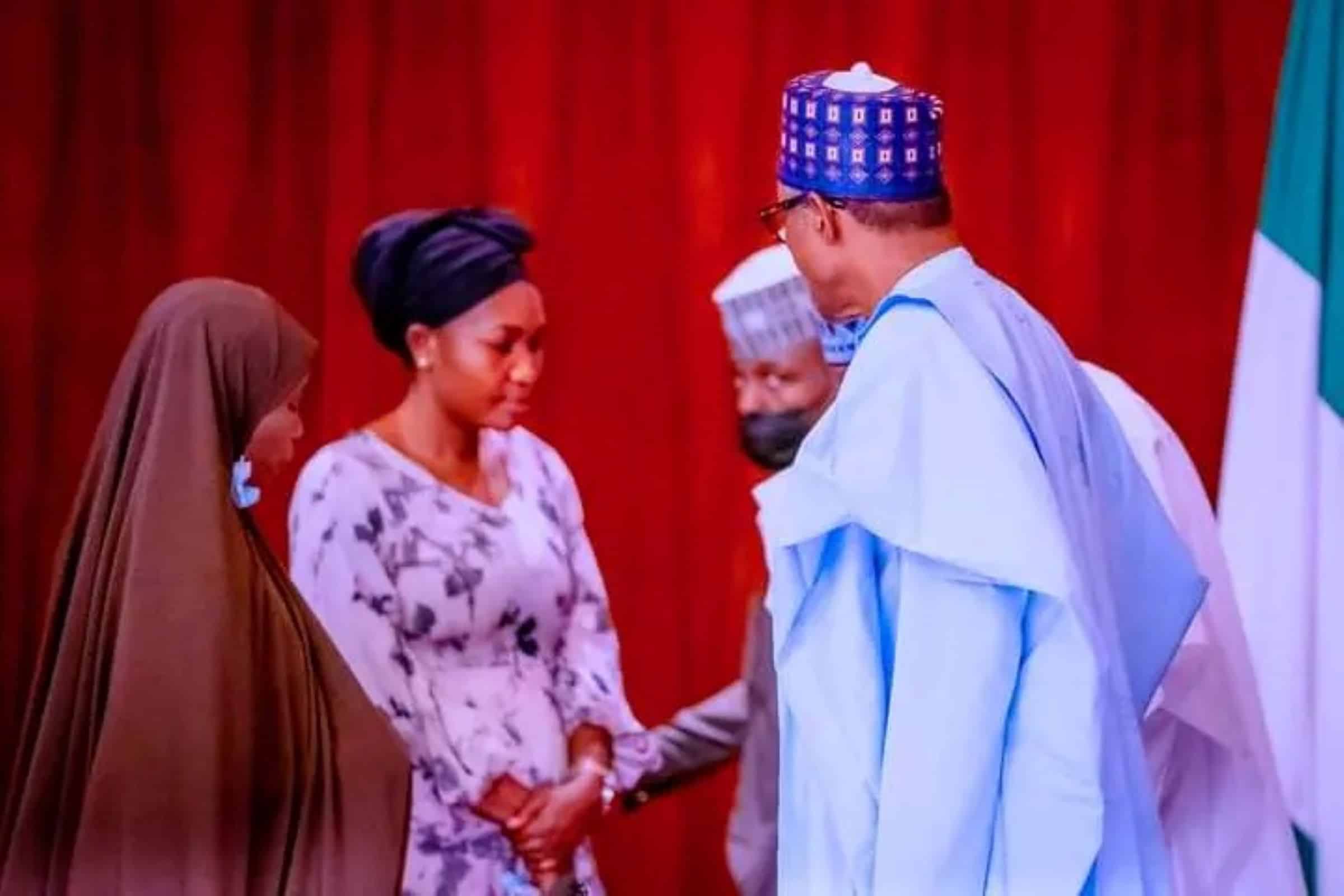 Buhari-with-Relatives-Of-Abducted-Train-Passengers-2