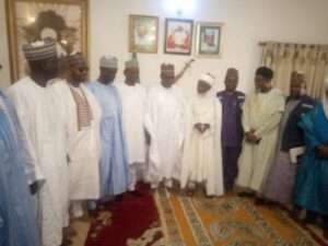 Prof. Muhammad Ali-Pate, former Minister of State for Health and Executive Chairman, Chigari Foundation with Emir of Argungu, Alhaji Sama’ila Muhammadu-Mera (M) and representatives of other NGOs in a group photograph after a courtesy visit on the emir in his palace in Argungu, Kebbi State.
