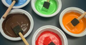 Multicolored_tempera_paints