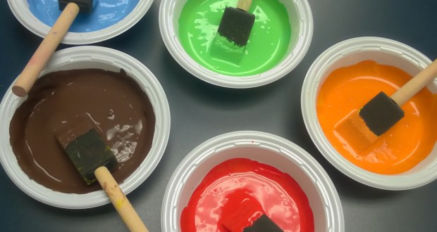 Multicolored_tempera_paints