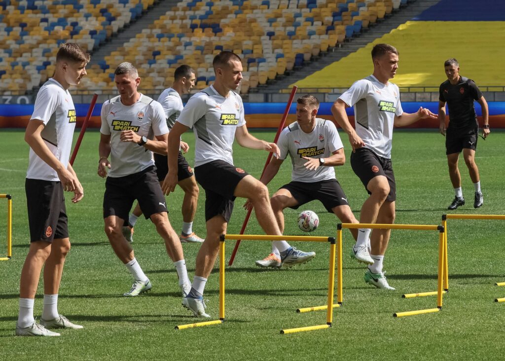 Shakhtar Donetsk’s players train at the NSC Olimpiyskiy stadium before the first soccer match of the Ukrainian Premier League, as Russia’s attack on Ukraine continues, in Kyiv, Ukraine August 22, 2022. REUTERS/Gleb Garanich